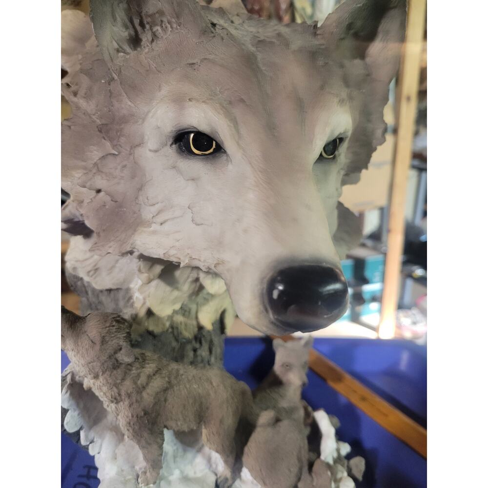 Meerchi MRH Wolf With Wolves Pups Resin Sculpture 15" Tall